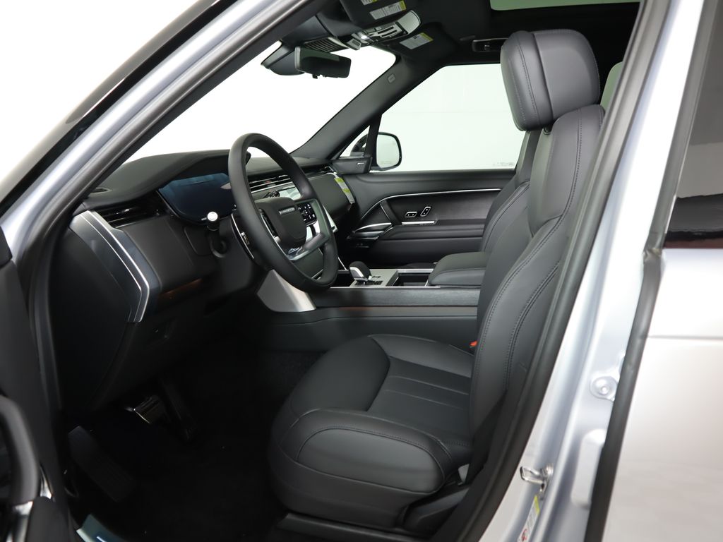 2025 Land Rover Range Rover SE photo 21