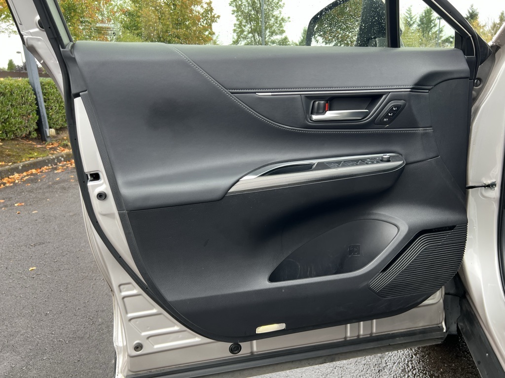 2022 Toyota Venza XLE photo 10