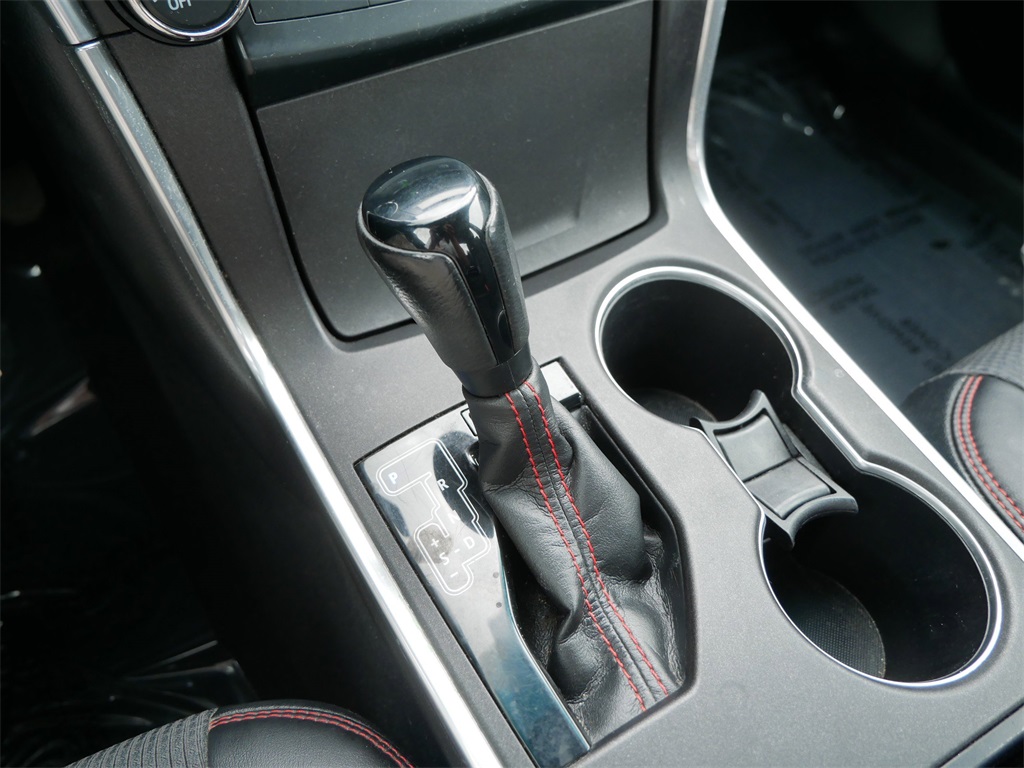 2016 Toyota Camry SE photo 28
