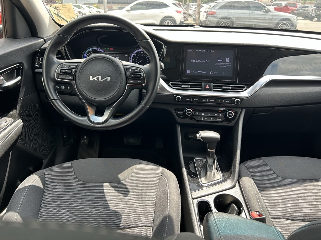 2022 Kia Niro LXS photo 23