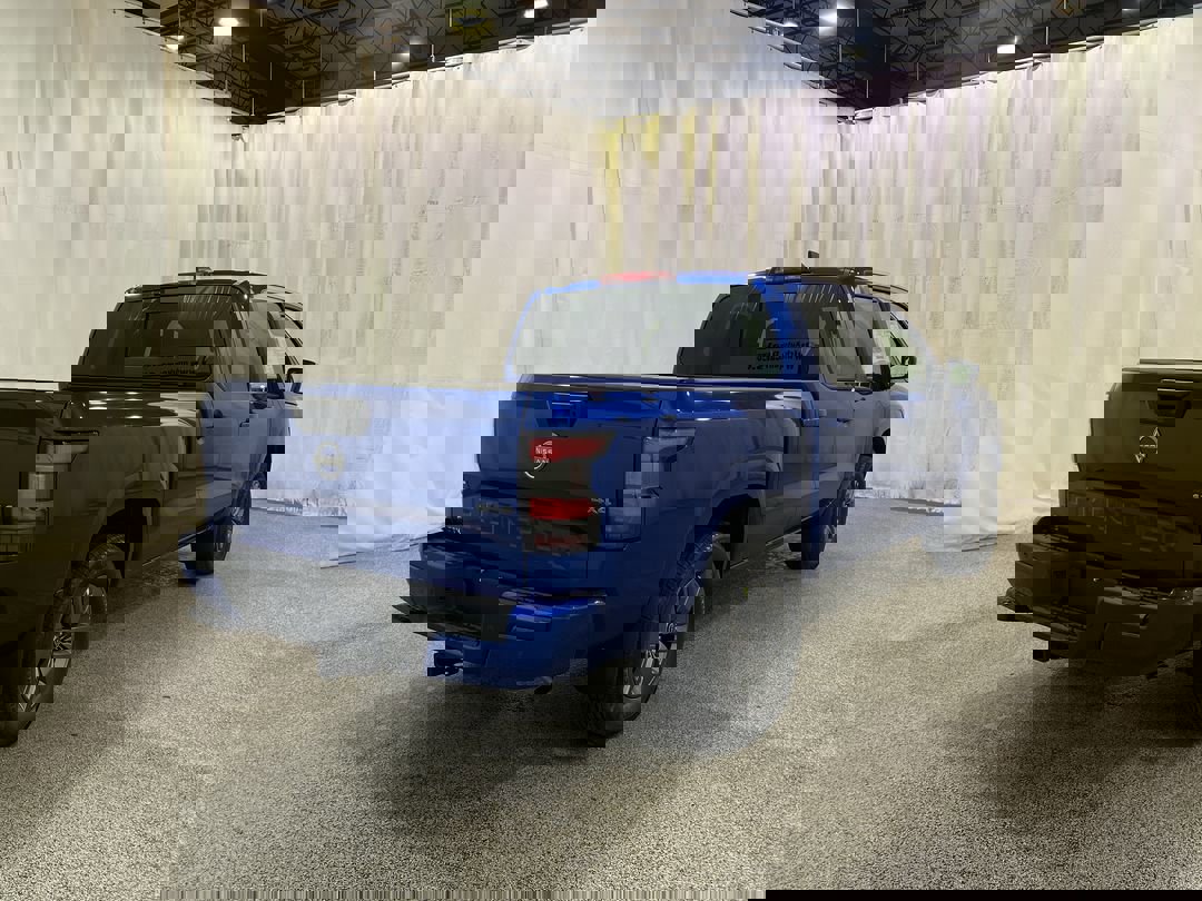 2026 Nissan Frontier photo 4