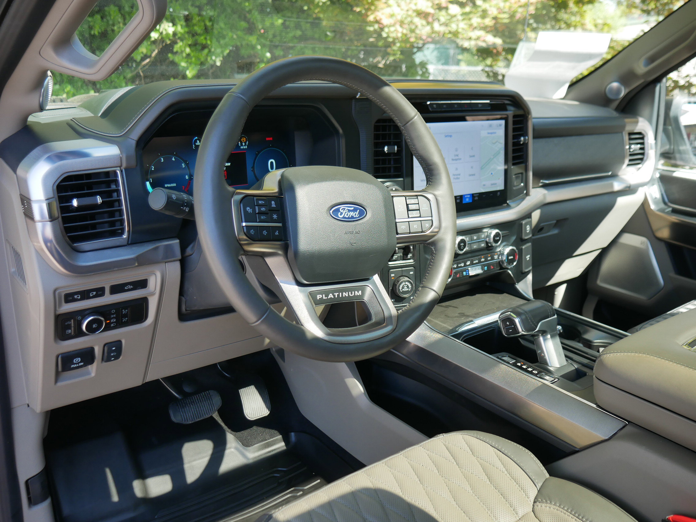 2024 Ford F-150 Platinum photo 4
