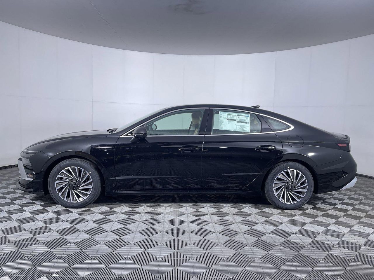 2025 Hyundai Sonata Hybrid Limited photo 8