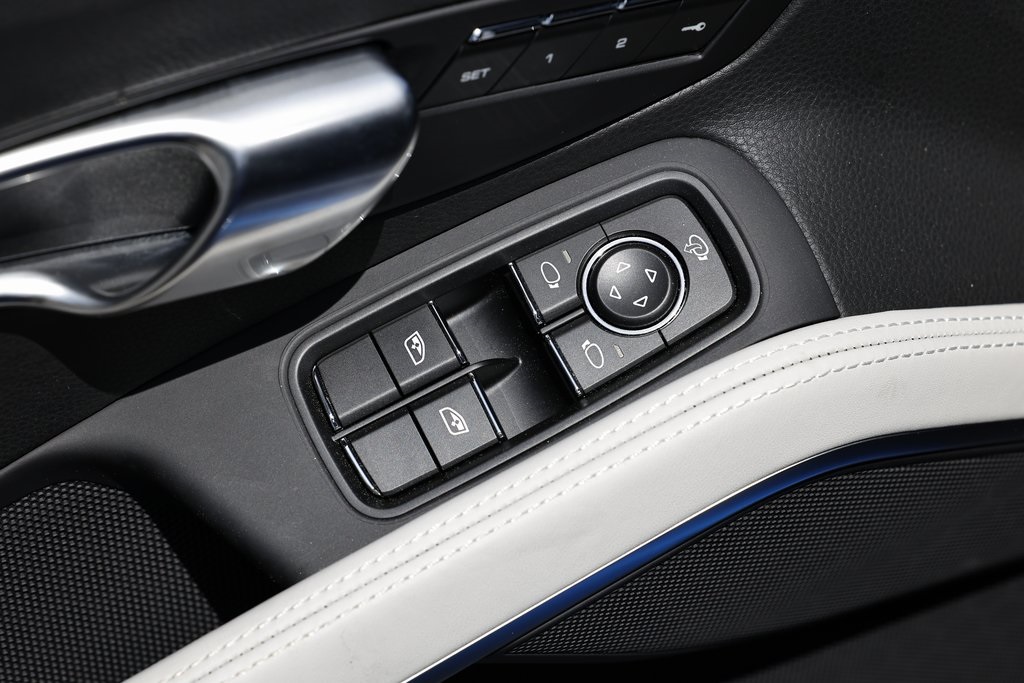 2025 Porsche Cayman Base photo 20