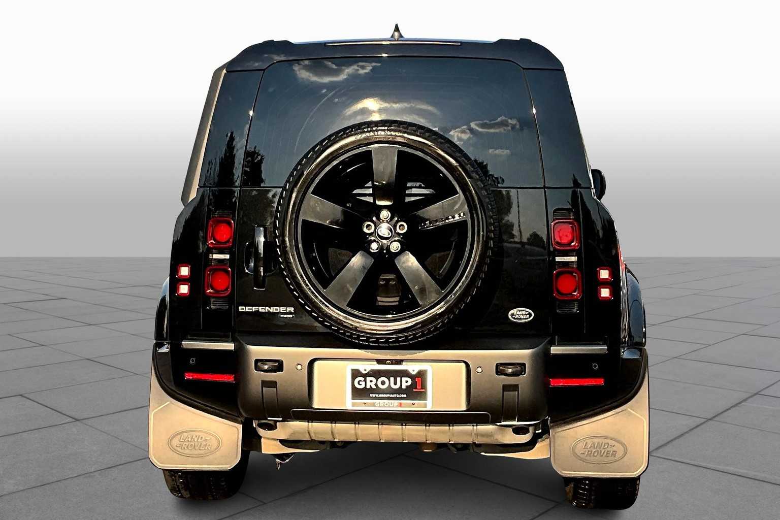 2023 Land Rover Defender X-Dynamic SE photo 8