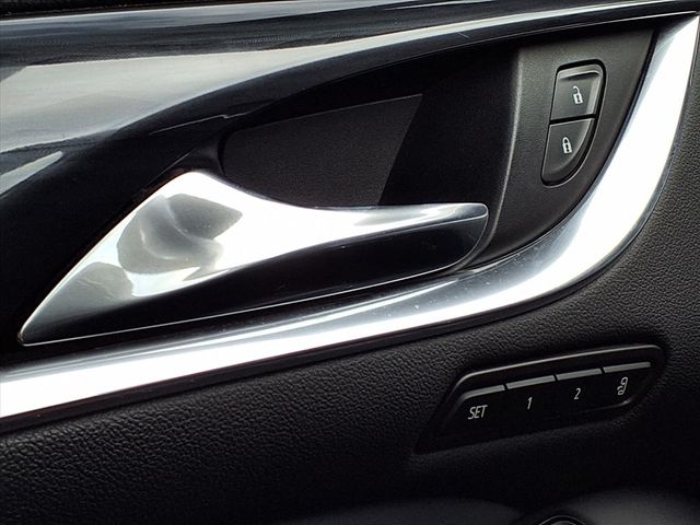 2019 Buick Enclave Premium photo 22