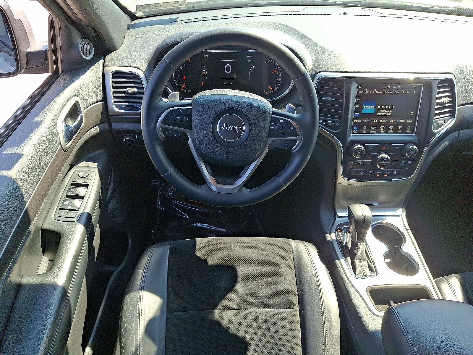 2017 Jeep Grand Cherokee Altitude photo 11