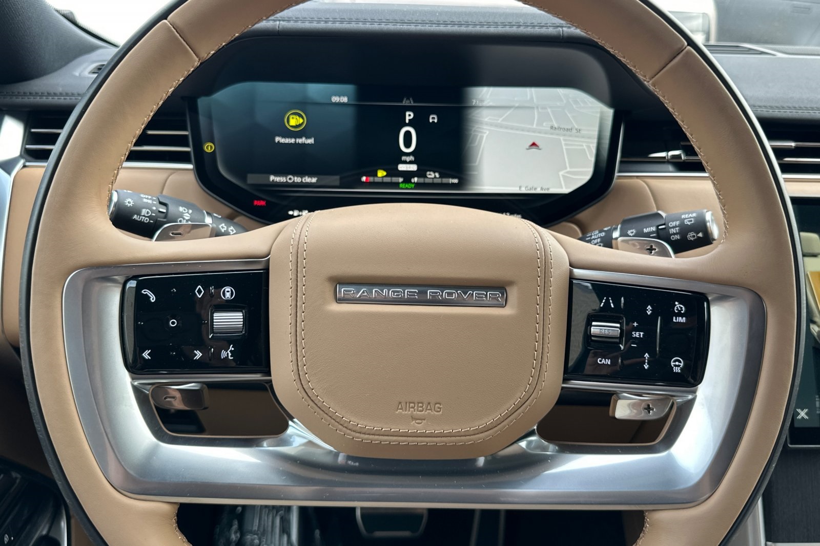 2025 Land Rover Range Rover SE photo 23