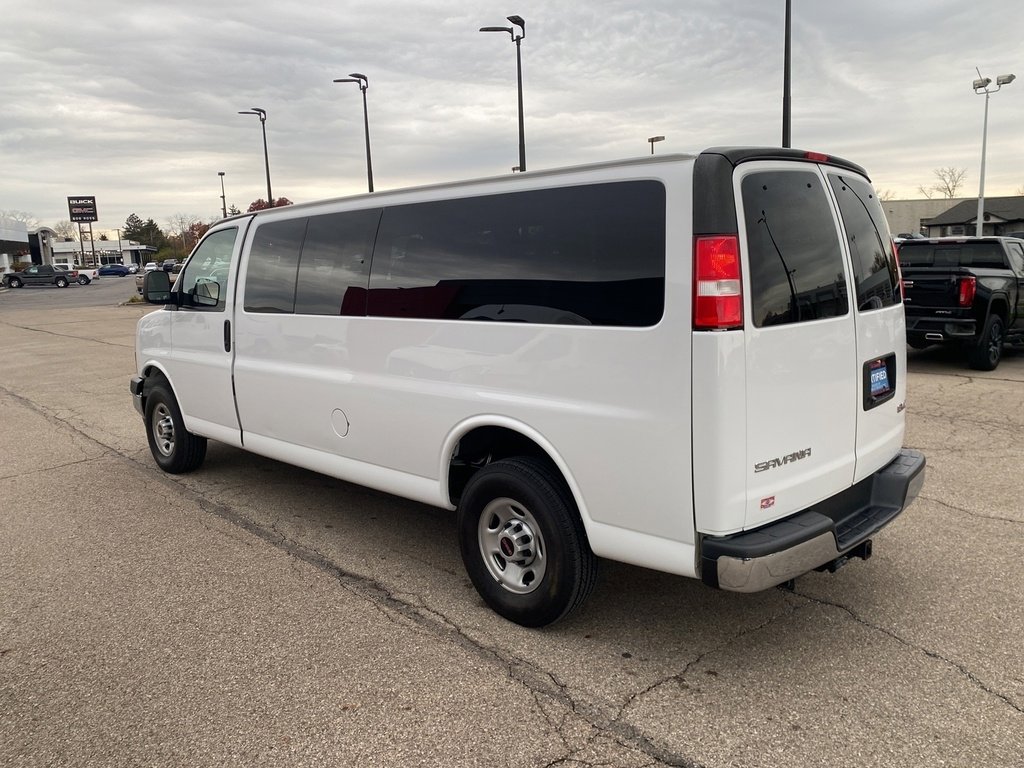 2023 Gmc Savana Passenger 3500 LS photo 3