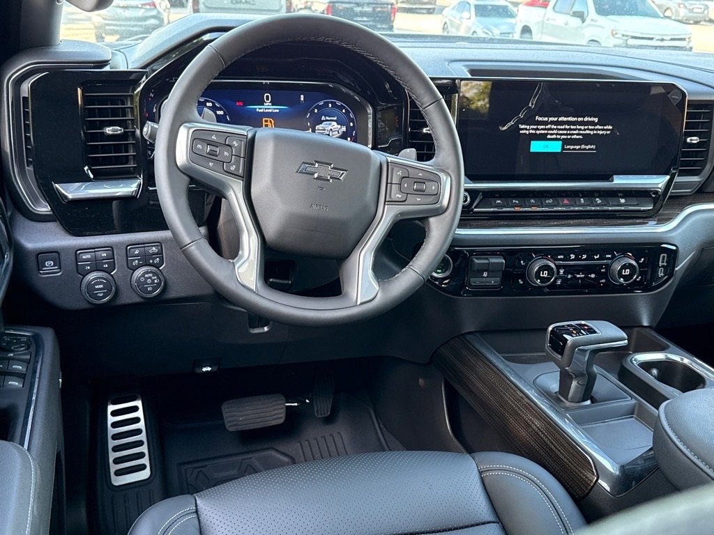 2025 Chevrolet Silverado 1500 RST photo 2