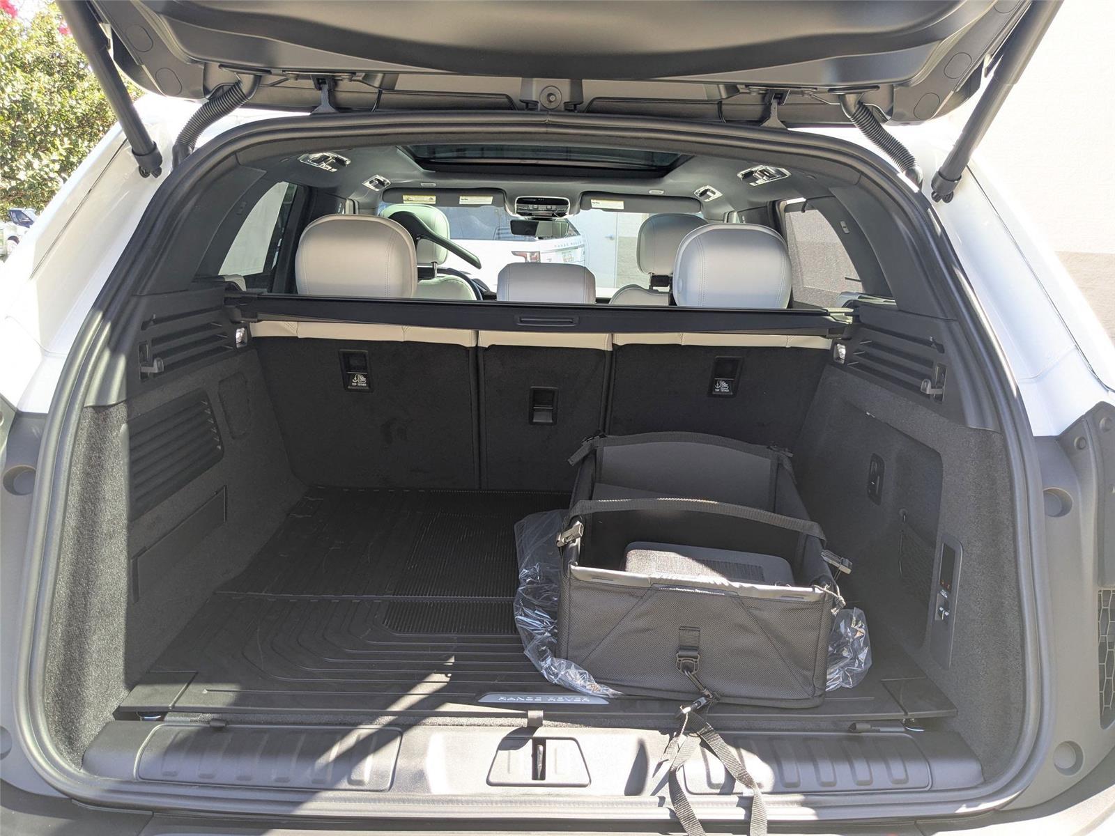 2025 Land Rover Range Rover Sport SE photo 26