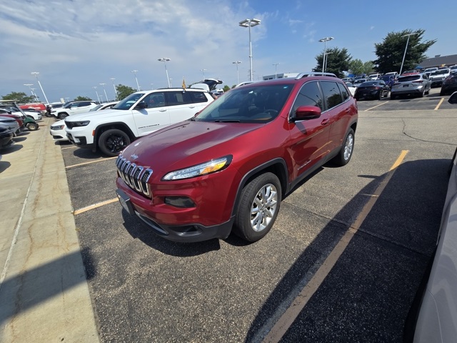 Used 2015 Jeep Cherokee Limited with VIN 1C4PJMDSXFW640222 for sale in Shakopee, Minnesota