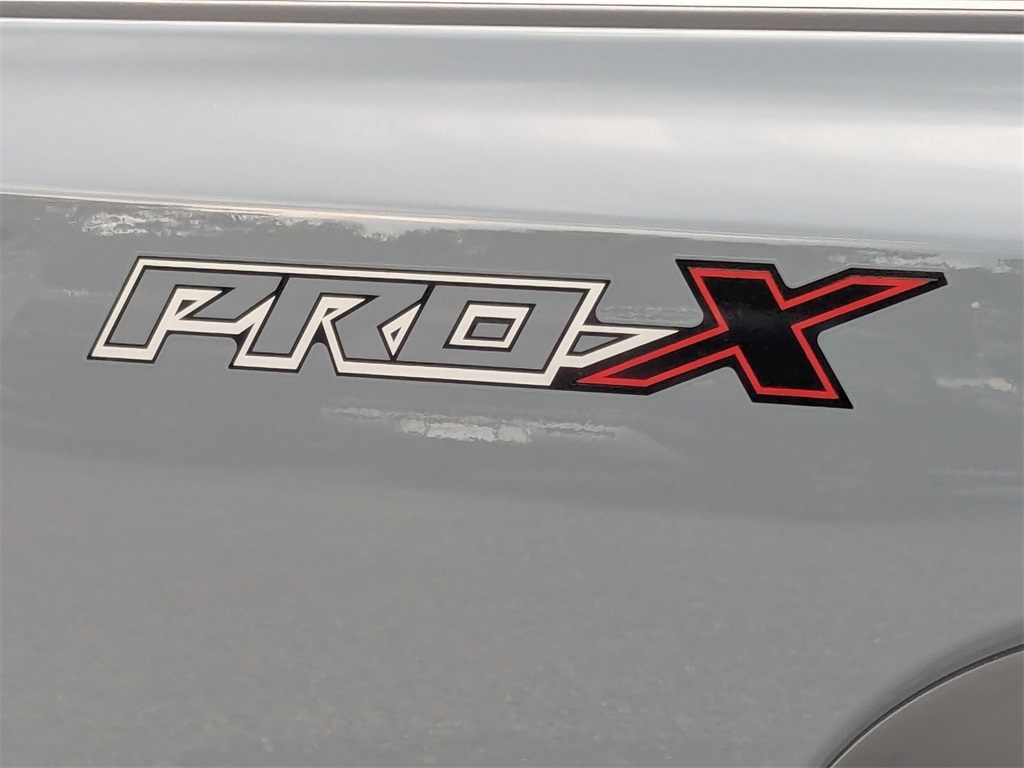 2025 Nissan Frontier PRO-X photo 11