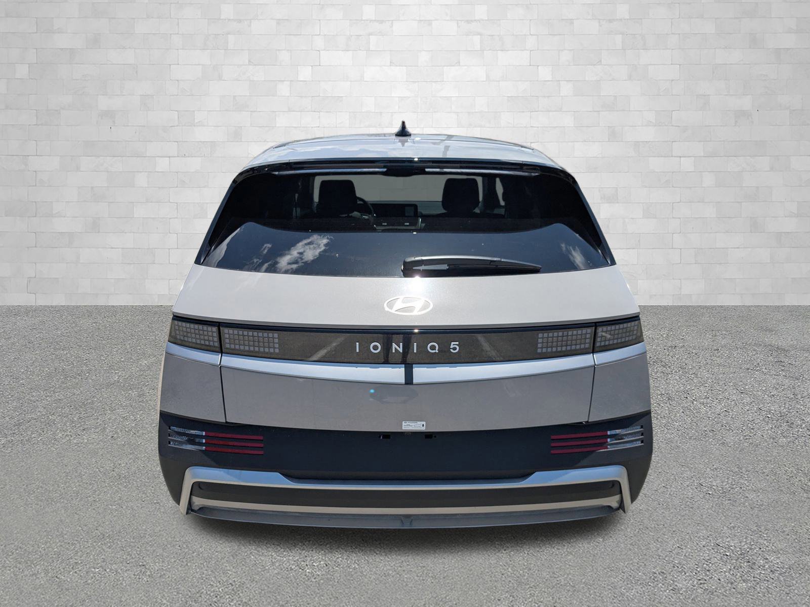 2025 Hyundai Ioniq 5 SE photo 3