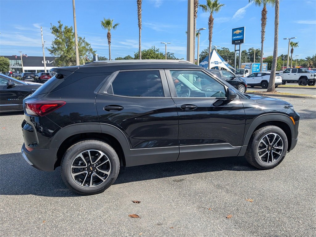 2026 Chevrolet Trailblazer LT photo 3