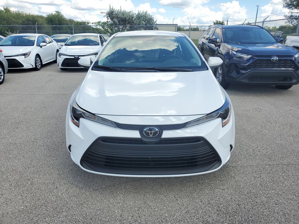 2025 Toyota Corolla LE photo 2