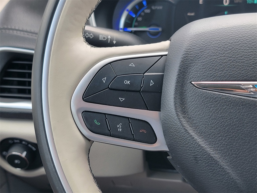 2018 Chrysler Pacifica Hybrid Limited photo 33