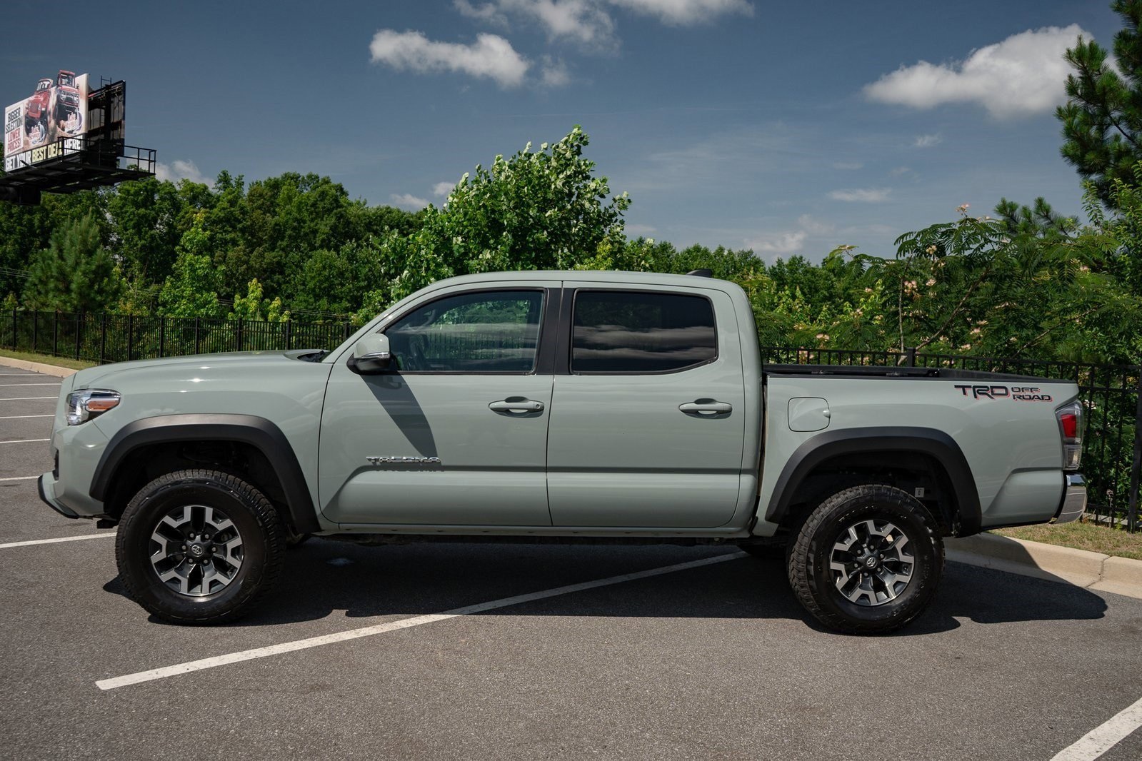 2023 Toyota Tacoma SR5 photo 3