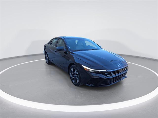 2025 Hyundai Elantra Hybrid Limited photo 2