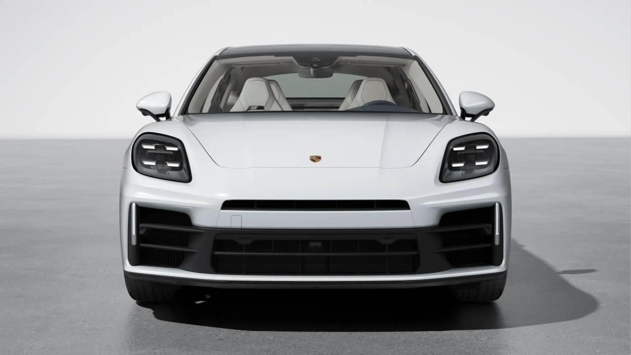 2025 Porsche Panamera 4 photo 8