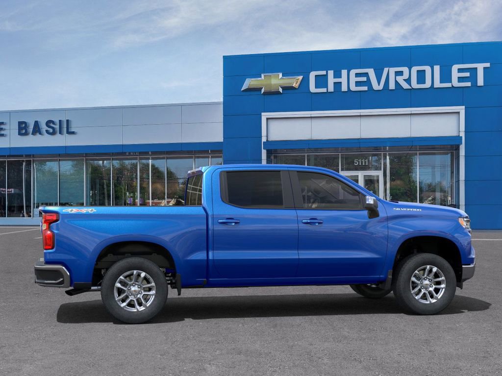 2025 Chevrolet Silverado 1500 LT photo 4