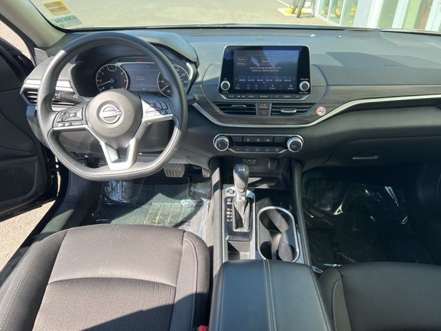 2024 Nissan Altima 2.5 SV photo 4