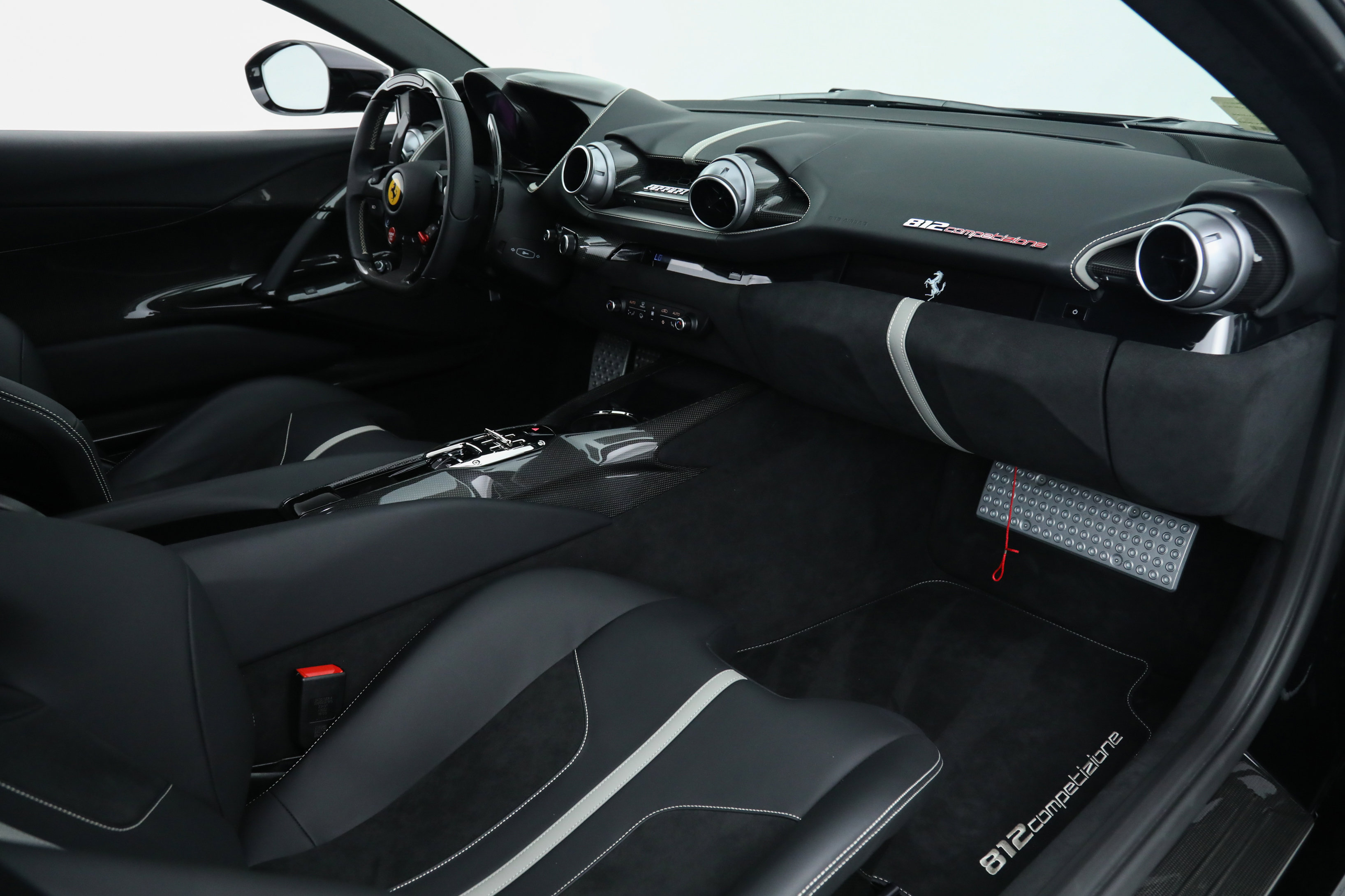 2024 Ferrari 812 Competizione photo 43