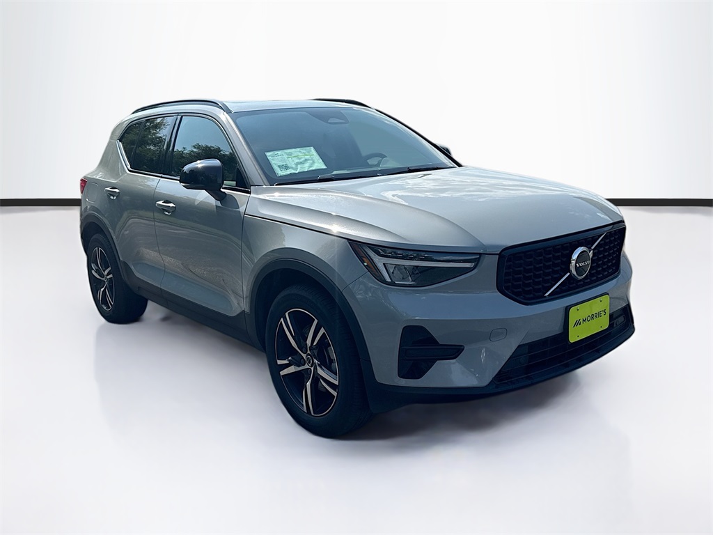 2024 Volvo XC40 Core photo 3