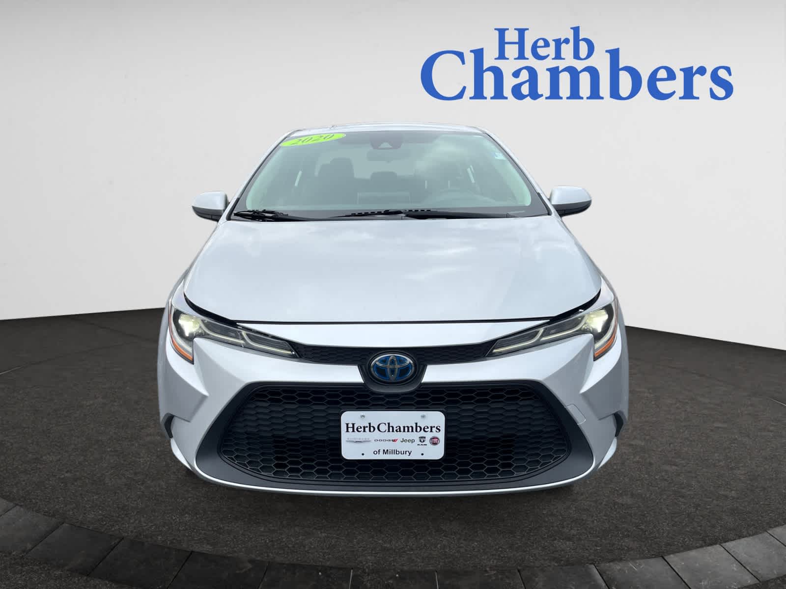 Used 2020 Toyota Corolla LE with VIN JTDEBRBE6LJ011516 for sale in Millbury, MA