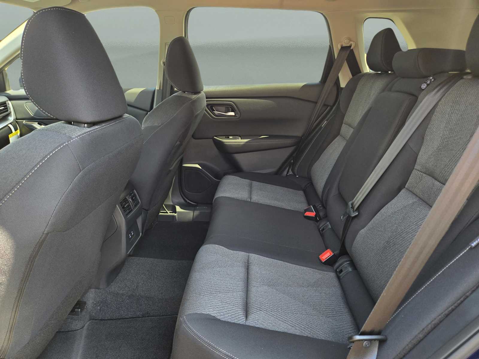 2026 Nissan Rogue SV photo 12