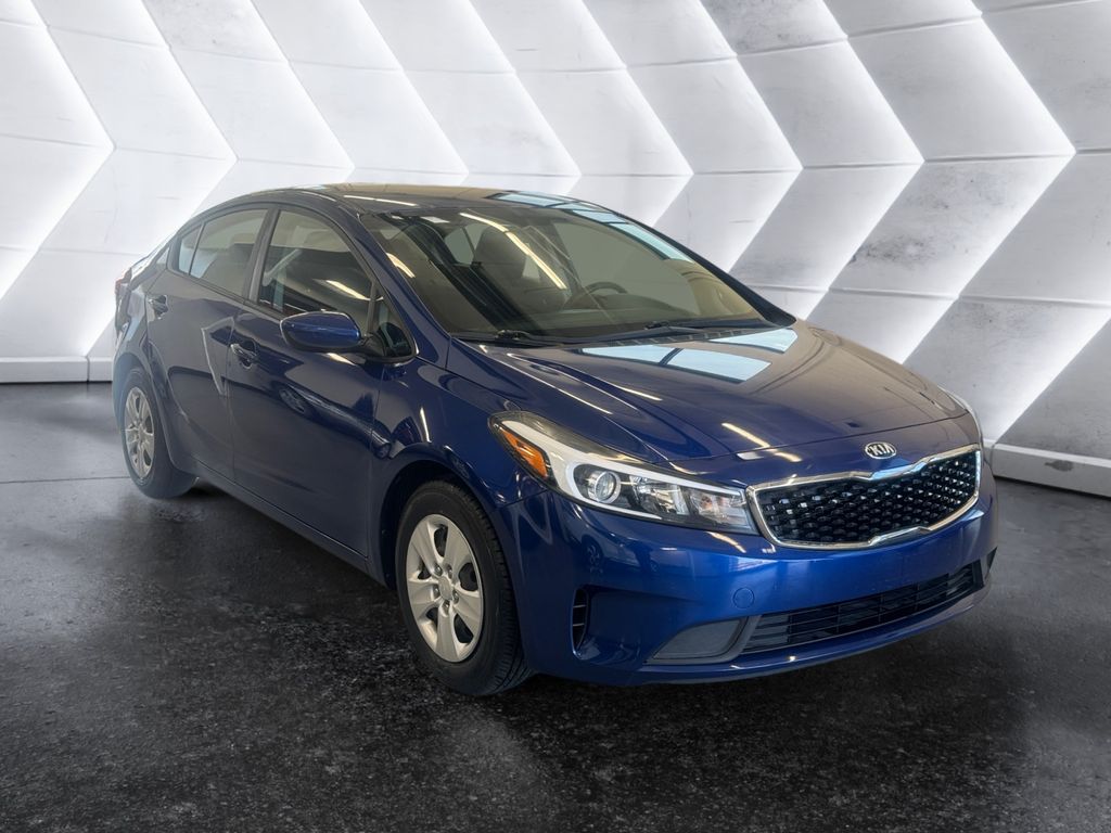 2017 Kia Forte LX's photo