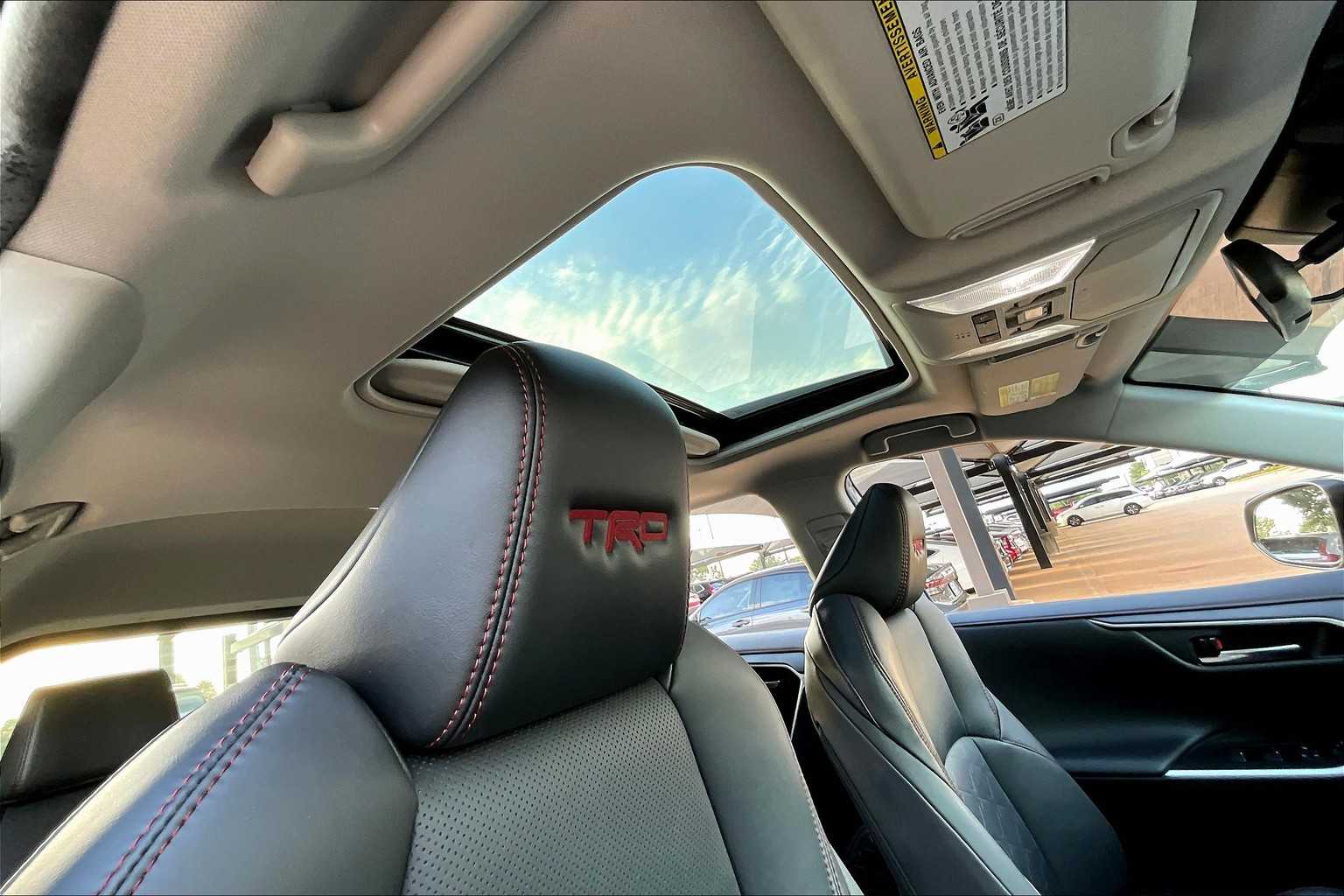 2022 Toyota RAV4 TRD photo 12
