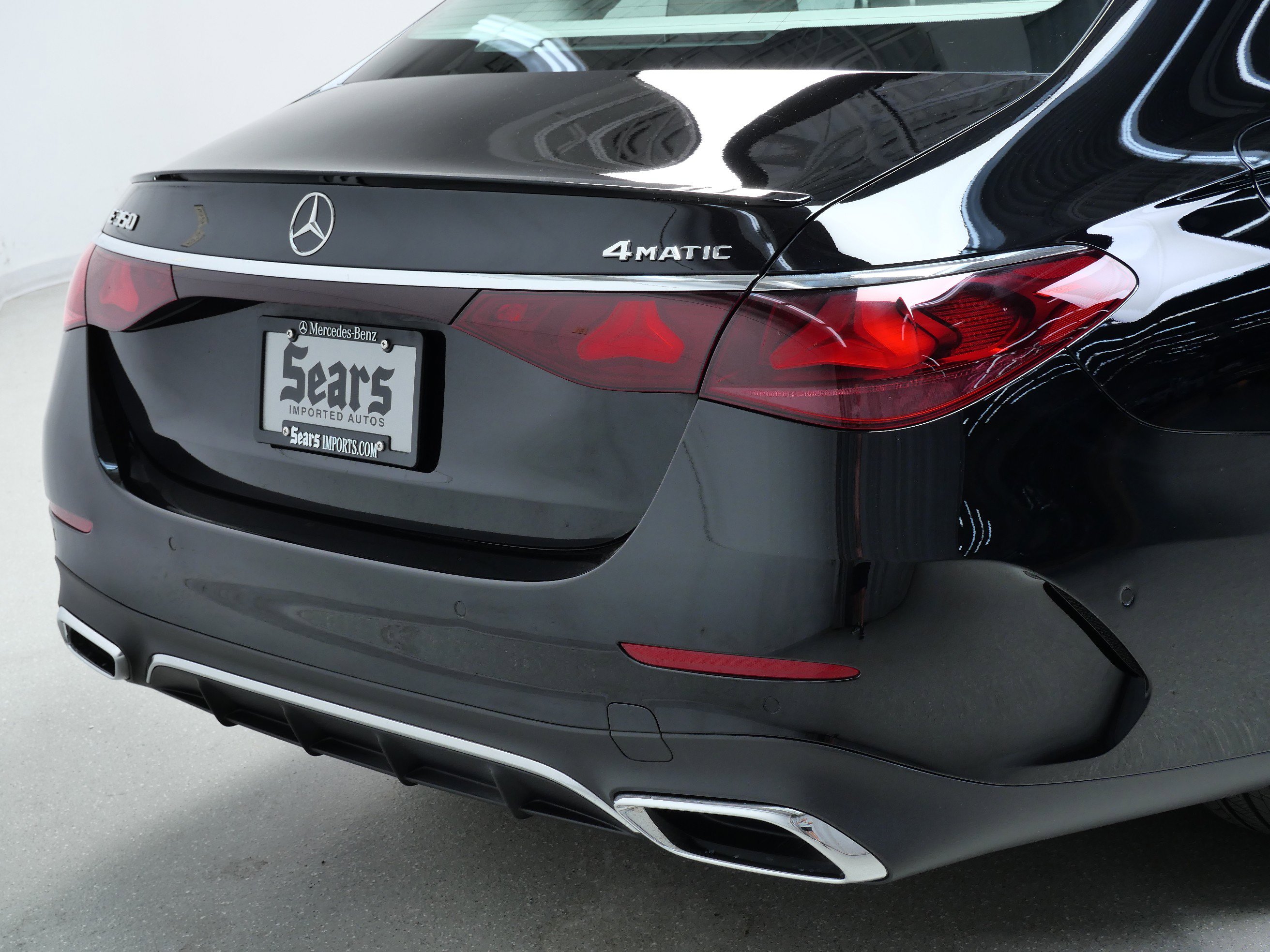 2025 Mercedes Benz E 350 4MATIC photo 4