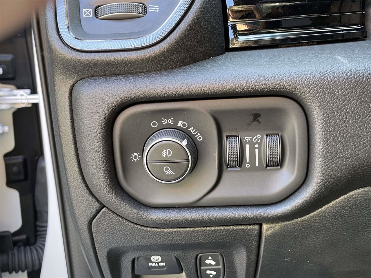 2026 Ram 1500 Rebel photo 12