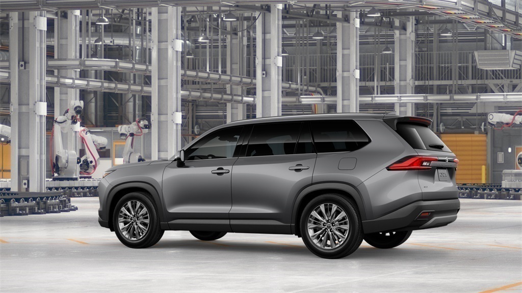 2026 Toyota Grand Highlander Platinum AWD photo 2