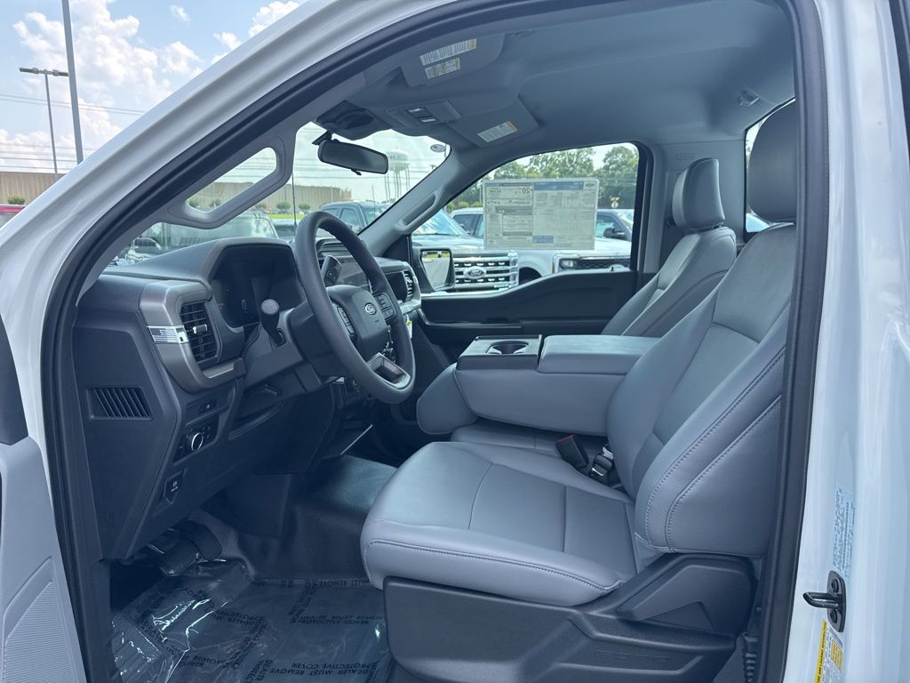 2025 Ford F-150 XL photo 9