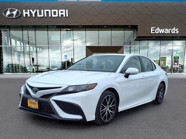 2023 Toyota Camry SE's photo