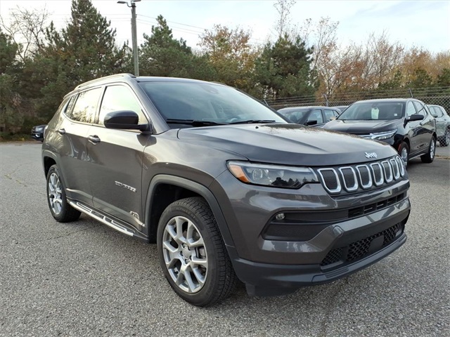 2022 Jeep Compass Latitude Lux