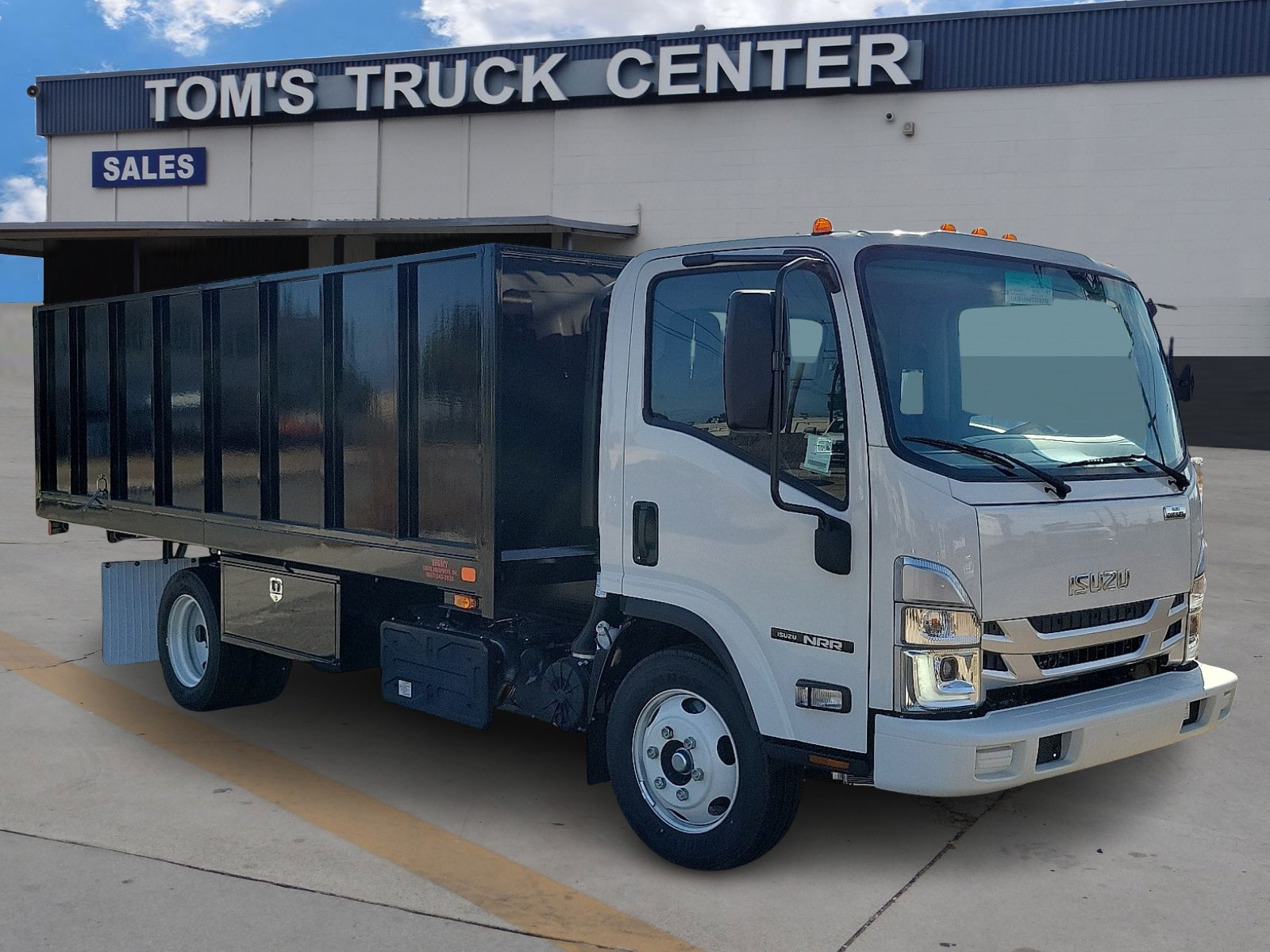 2024 Isuzu NRR's photo