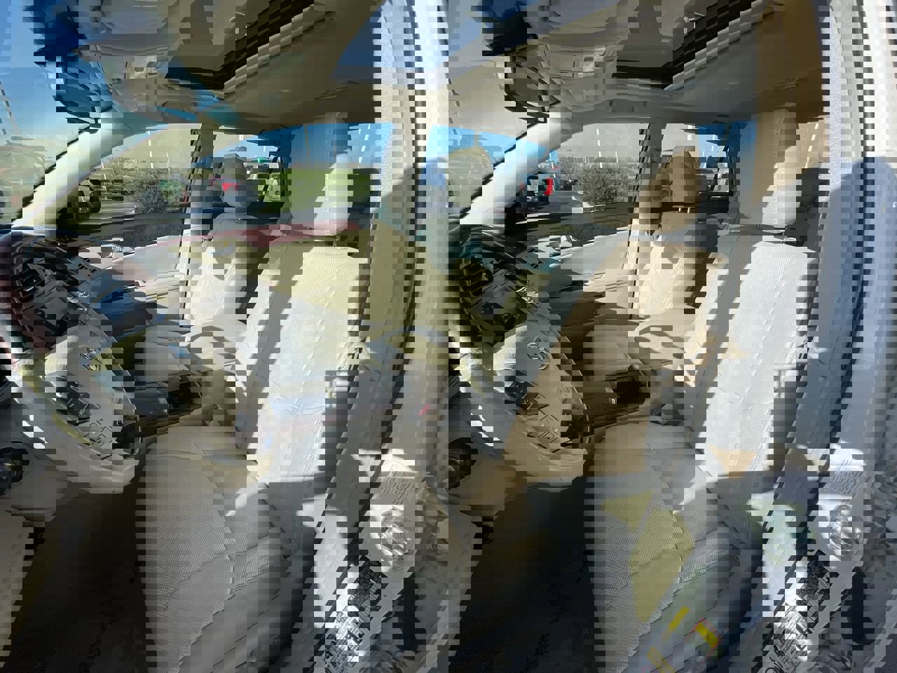 2011 Toyota Avalon Limited photo 3