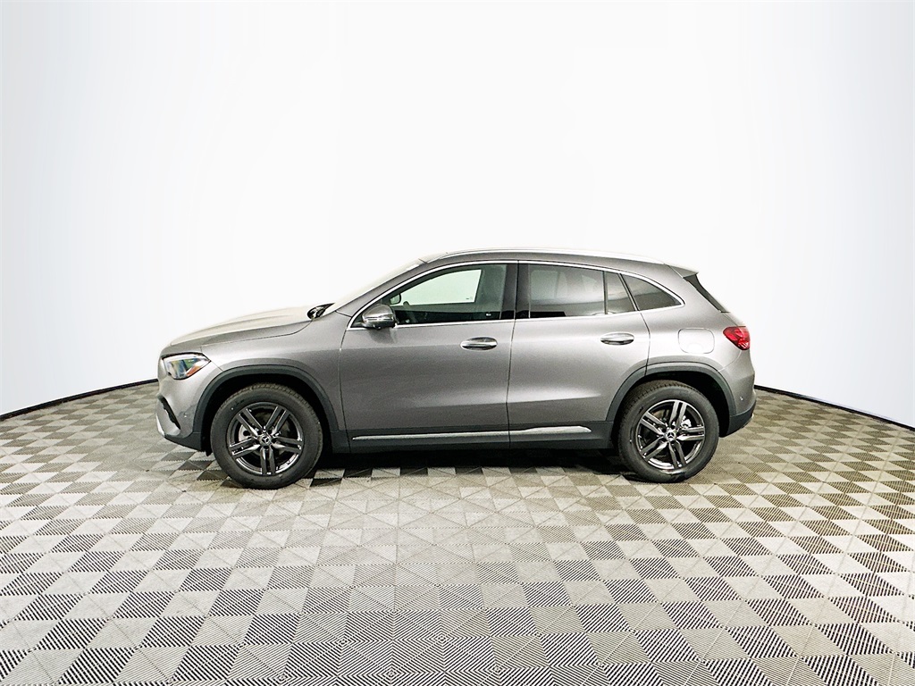 2026 Mercedes Benz GLA 250 4MATIC photo 3