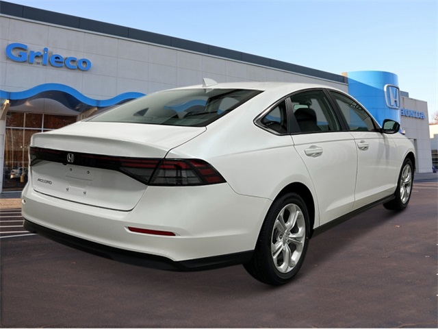 2025 Honda Accord LX photo 5