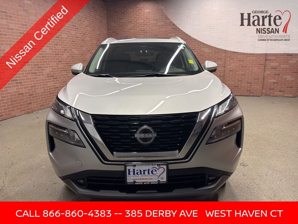 2022 Nissan Rogue SL photo 2