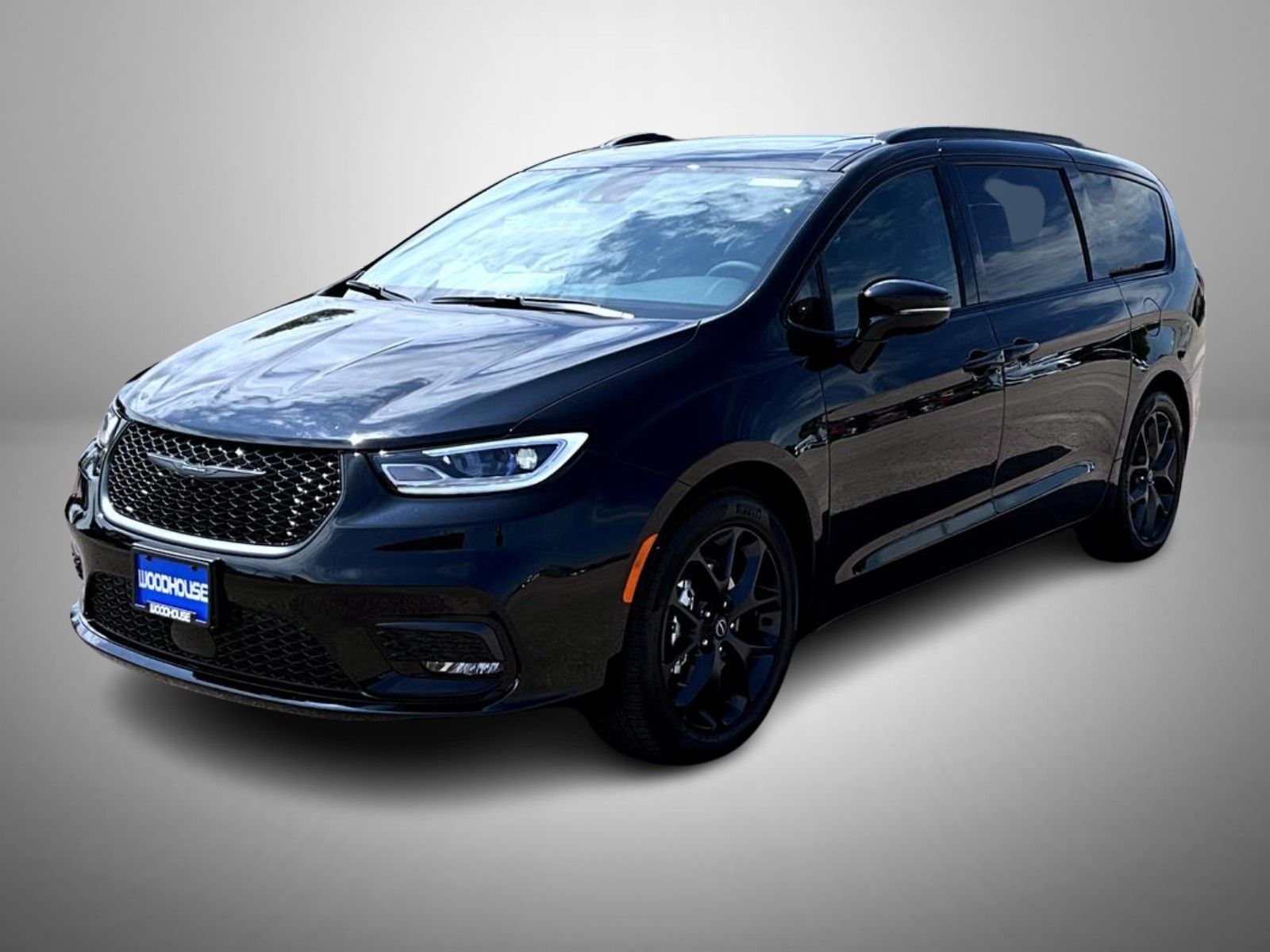 2026 Chrysler Pacifica Limited's photo