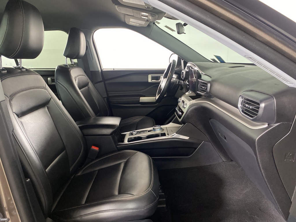 2021 Ford Explorer XLT photo 25