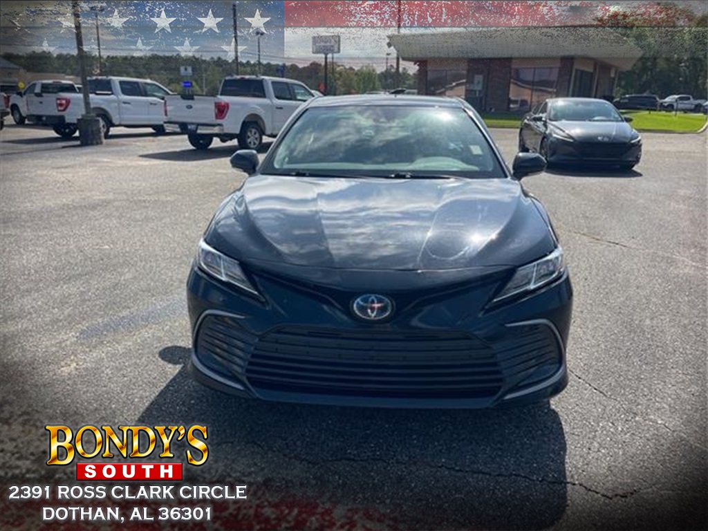 2022 Toyota Camry Hybrid LE photo 2