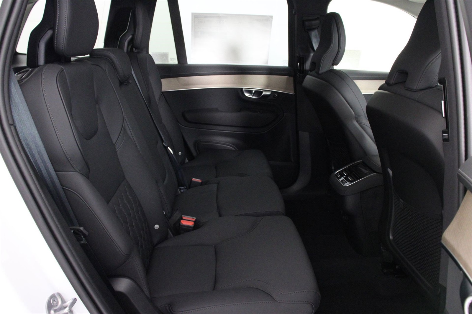 2025 Volvo XC90 Plus photo 10
