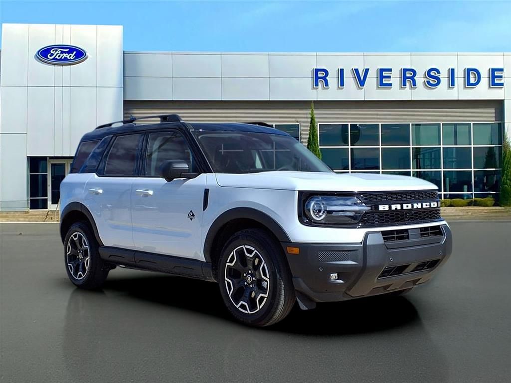 2025 Ford Bronco Sport Outer Banks's photo
