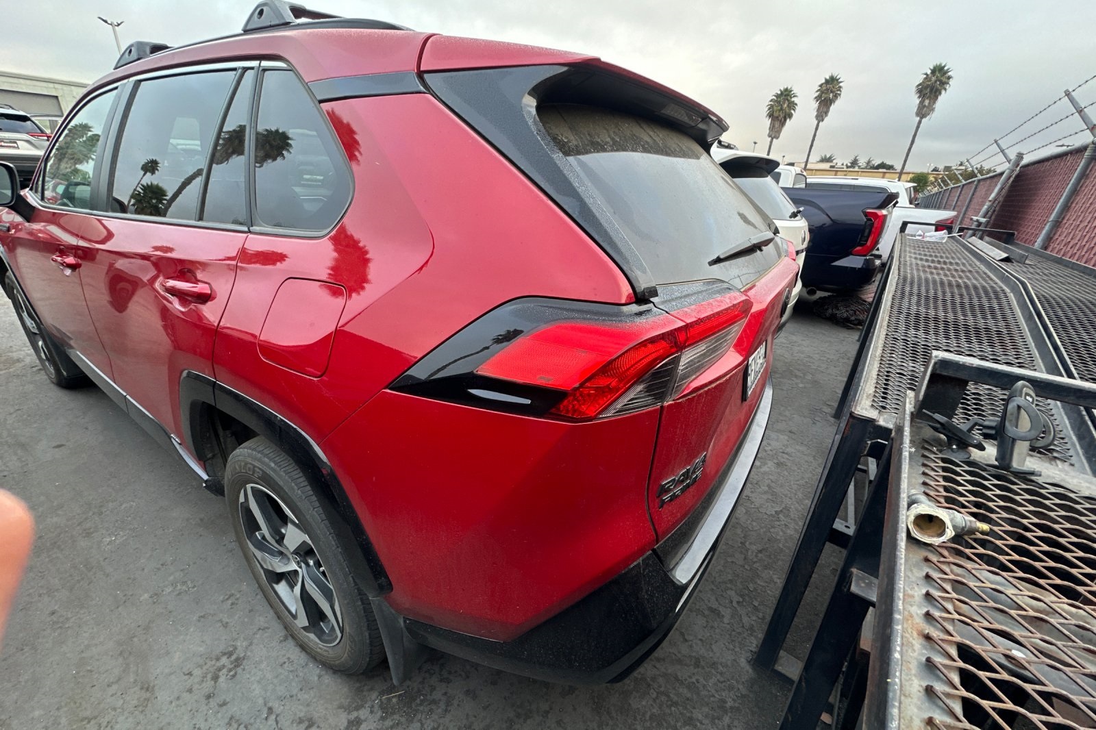 2023 Toyota RAV4 Prime SE photo 3