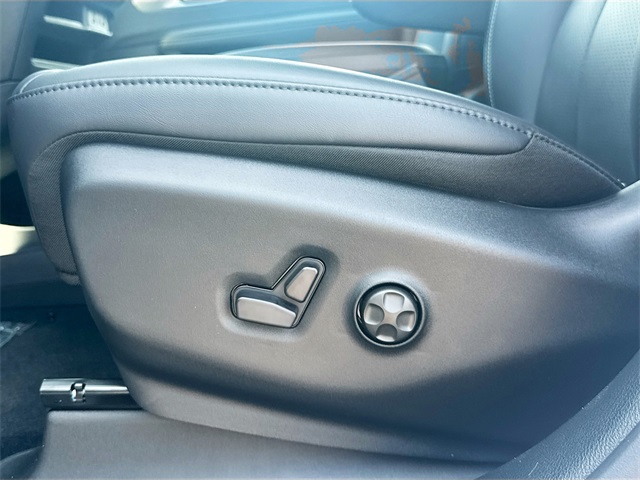 2025 Chrysler Voyager LX photo 17